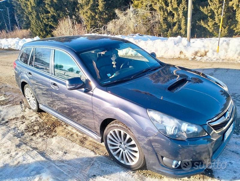 Usata Subaru Legacy 2011 Grigio Station wagon