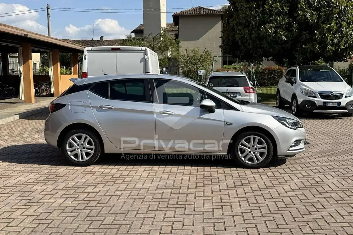 Usata Opel Astra 110 CV (80 kW) 2016 Grigio SUV