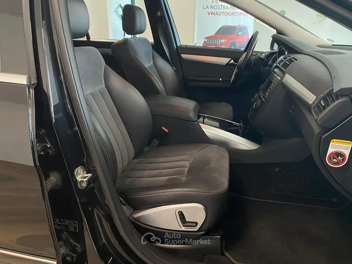Gebraucht Mercedes R350 Premium 224 PS (164 kW) 2011 Schwarz Van / Kleinbus
