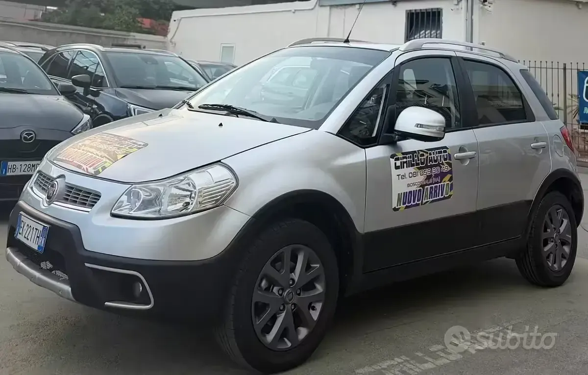 Usata Fiat Sedici 107 CV (78 kW) 2012 Grigio SUV