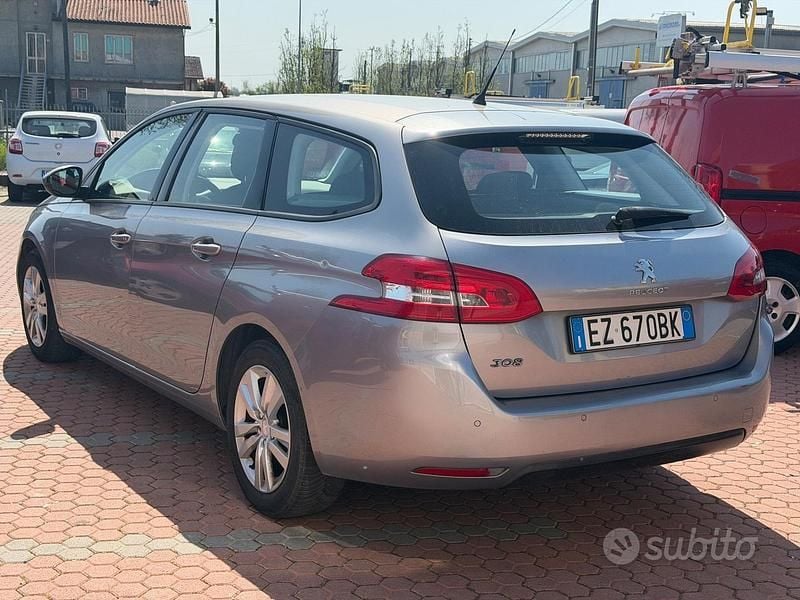 Usata Peugeot 308 Business-Line 116 CV (85 kW) 2015 Grigio Station wagon