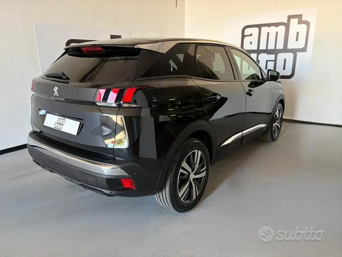 Usata Peugeot 3008 Allure 131 CV (96 kW) 2023 Nero SUV