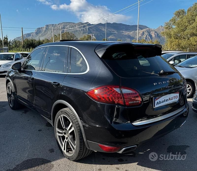 Usata Porsche Cayenne 2012 Nero SUV