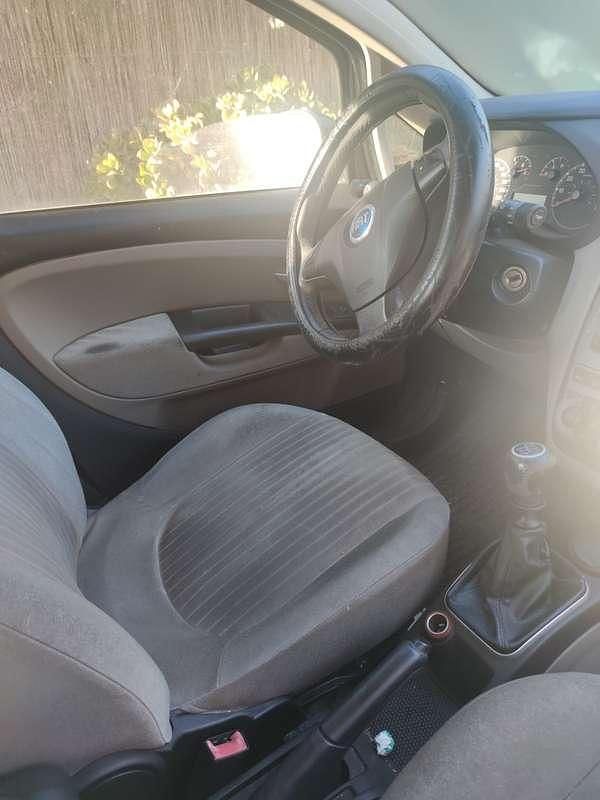 Usata Fiat Grande Punto Emotion 90 CV (66 kW) 2006 Utilitaria