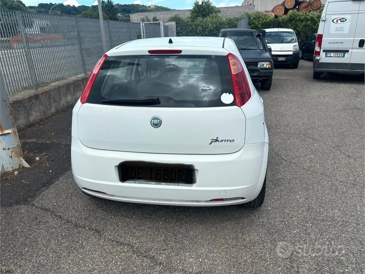 Usata Fiat Grande Punto 90 CV (66 kW) 2006 Bianco Utilitaria