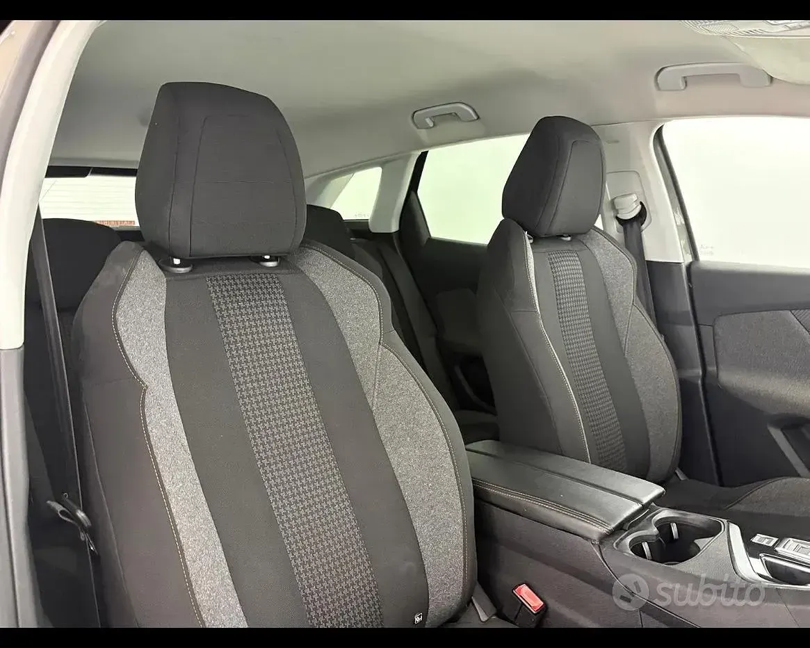 Usata Peugeot 3008 Business-Line 131 CV (96 kW) 2020 Grigio SUV