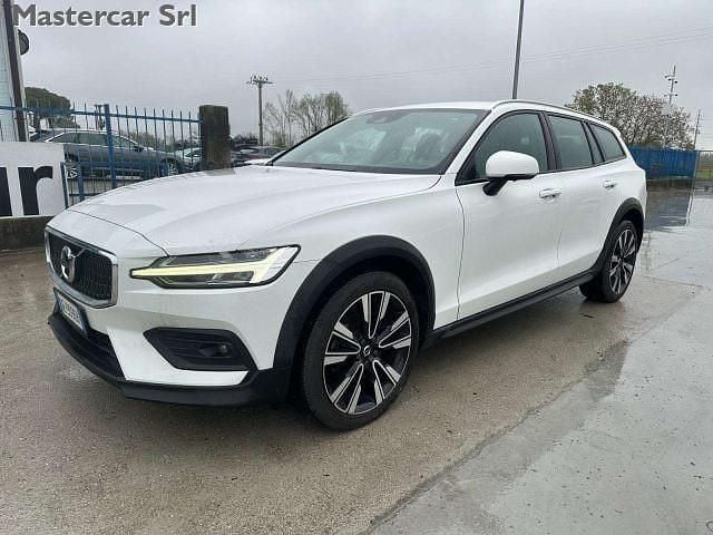 Usata Volvo V60 CC Business Edition 197 CV (144 kW) 2021 Bianco Station wagon
