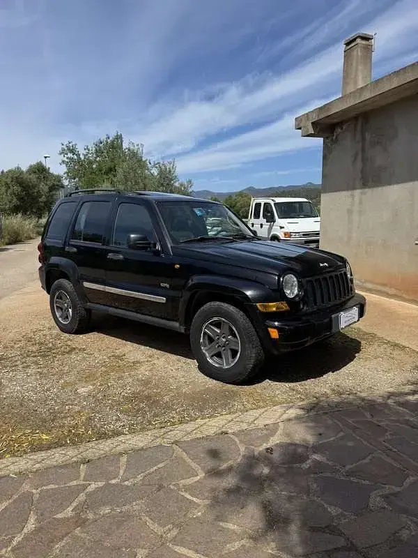Usata Jeep Cherokee Sport 163 CV (119 kW) 2006 SUV