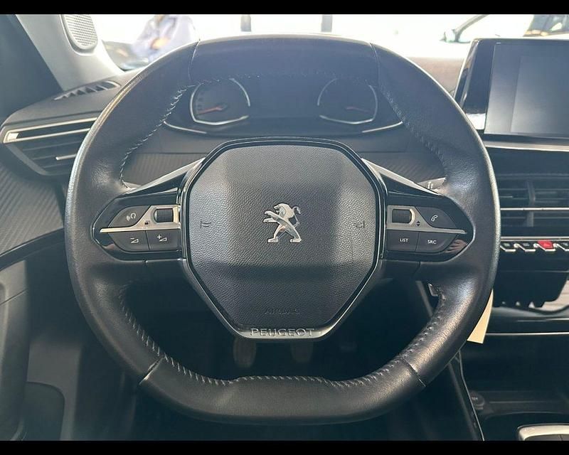 Usata Peugeot 2008 Allure 102 CV (75 kW) 2022 Grigio SUV