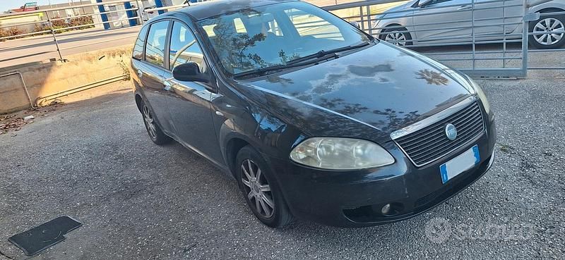 Usata Fiat Croma Dynamic 119 CV (87 kW) 2006 Blu Station wagon