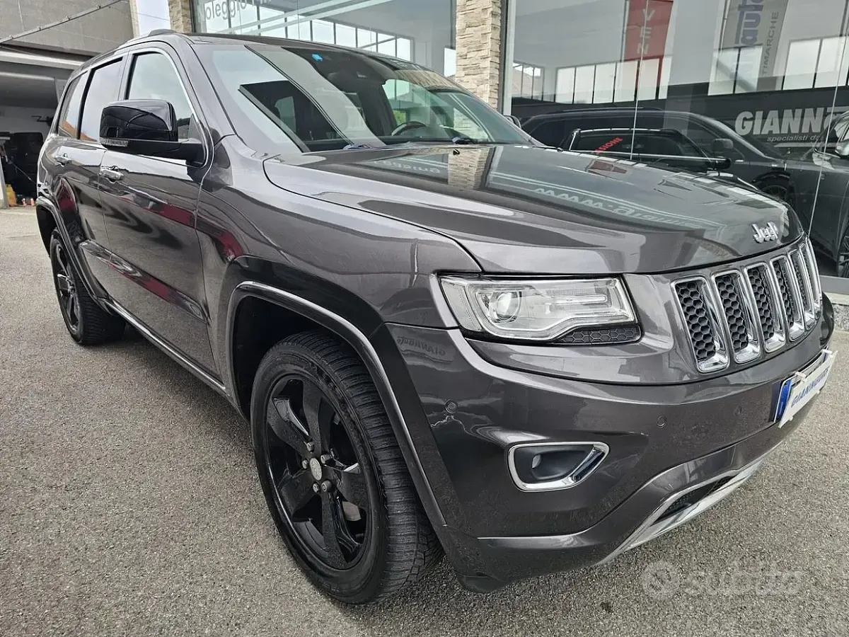 Usata Jeep Grand Cherokee Overland 250 CV (183 kW) 2015 Grigio SUV