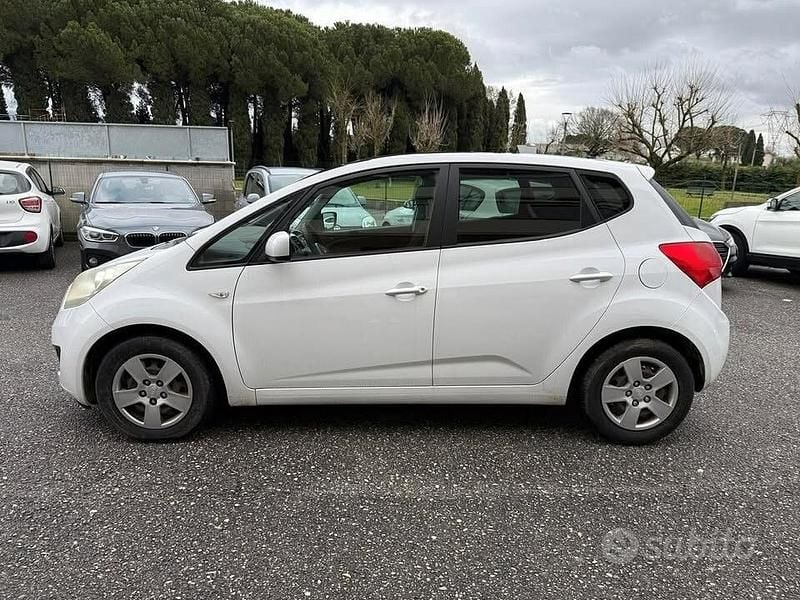 Usata Kia Venga EX 90 CV (66 kW) 2011 Bianco Utilitaria