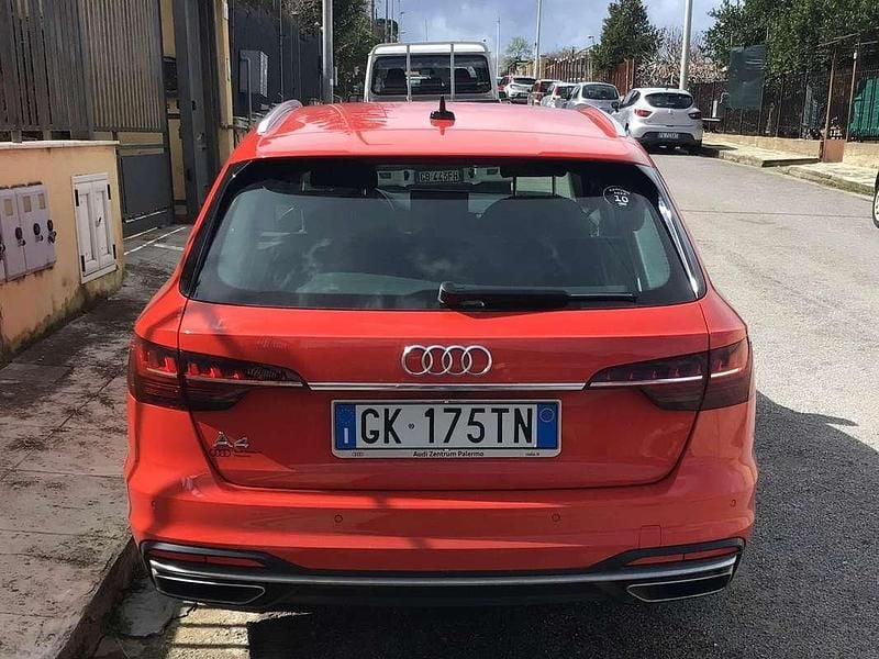 Begagnad Audi A4 Advanced Plus 170 HK (125 kW) 2022 Röd Kombi