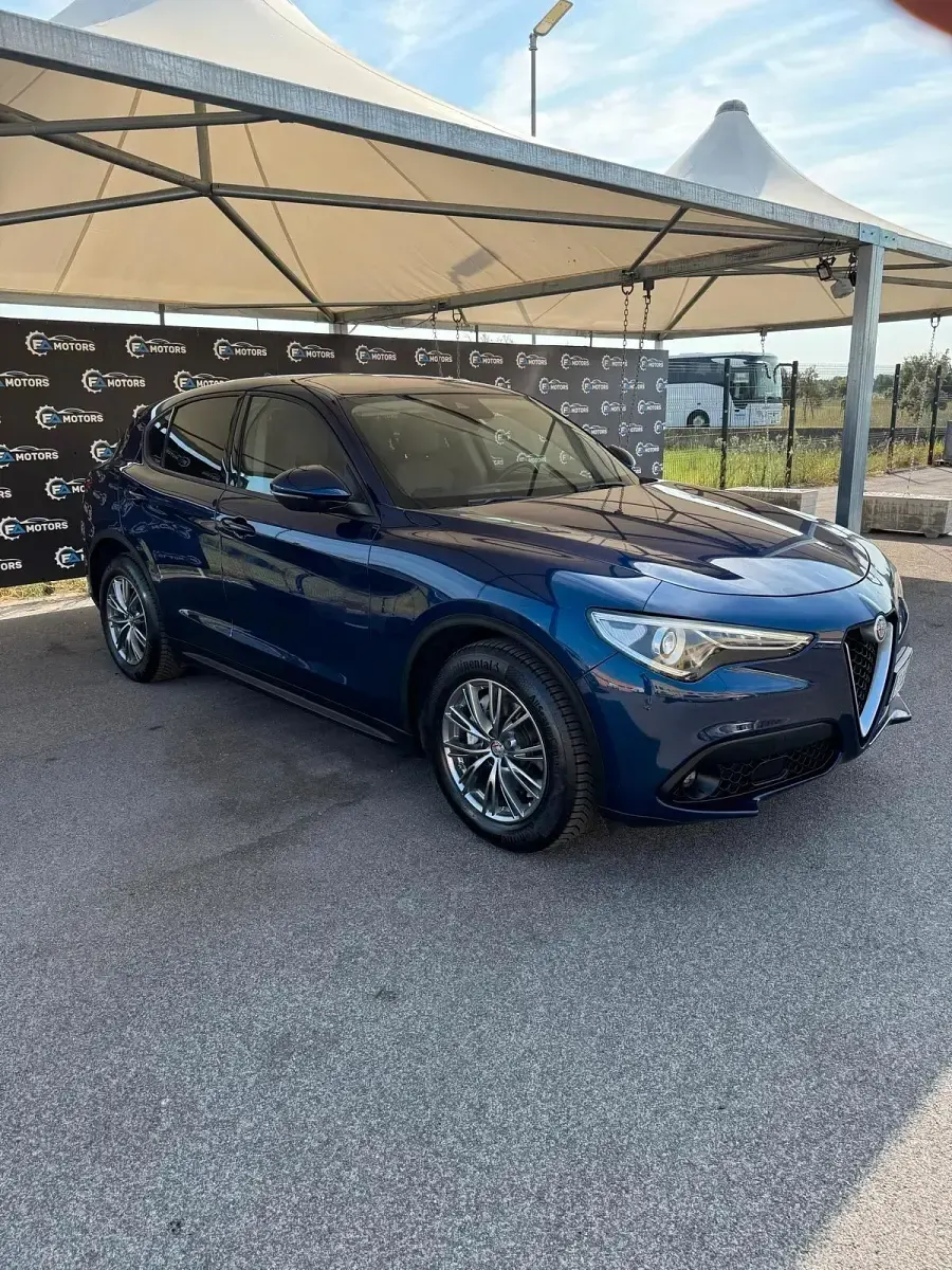 Usata Alfa Romeo Stelvio Business 150 CV (110 kW) 2018 Blu SUV