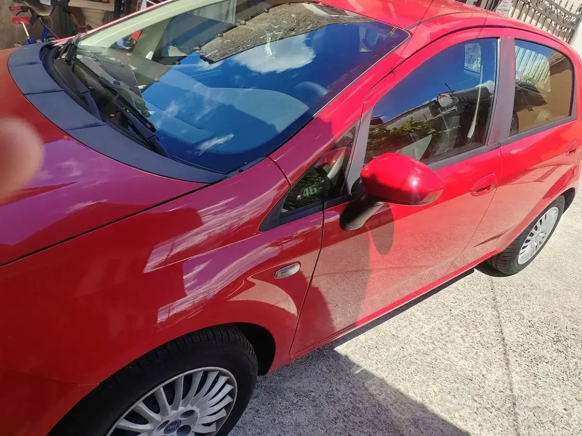 Usata Fiat Punto 77 CV (56 kW) 2007 Rosso Utilitaria