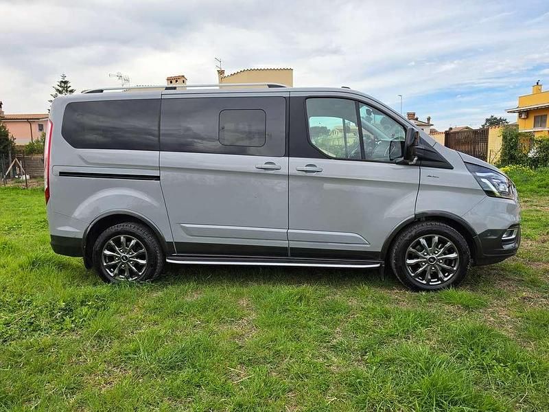 Usata Ford Tourneo Custom Active 150 CV (110 kW) 2022 Grigio Furgone