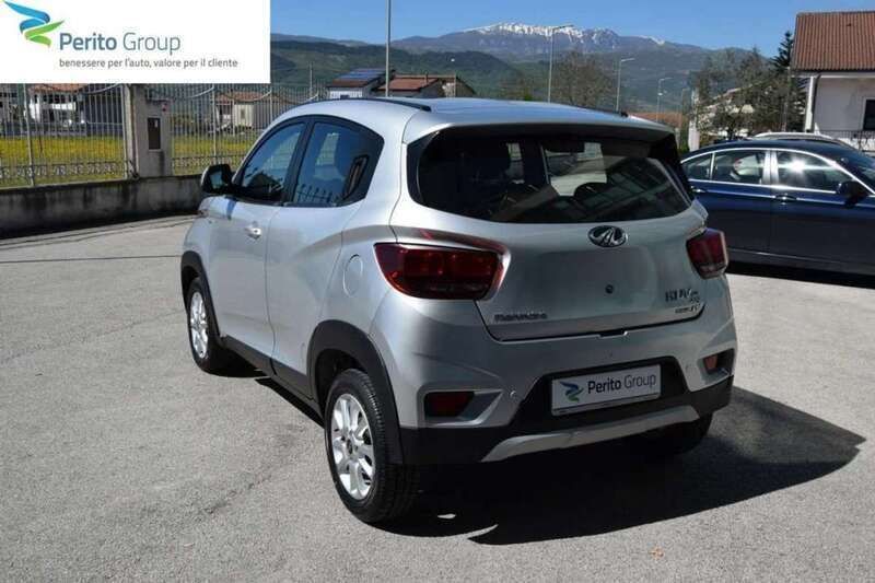Usata Mahindra KUV100 83 CV (61 kW) 2019 Argento SUV