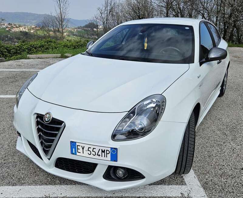 Usato 2015 Alfa Romeo 2000 Diesel 150 CV (8.600 €)