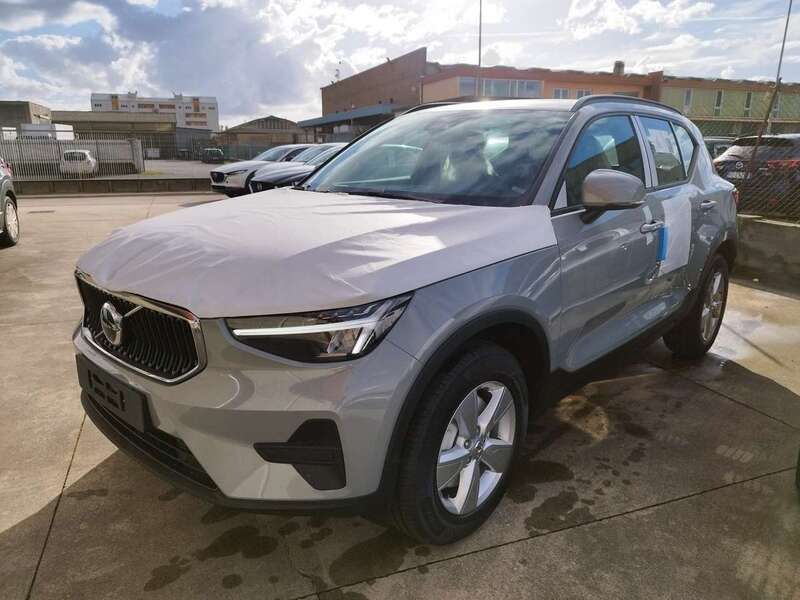 Usata Volvo XC40 163 CV (119 kW) 2024 Vapour grey SUV