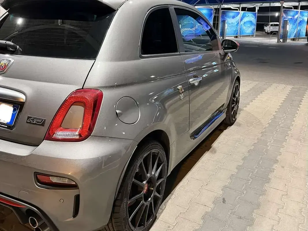 Usata Abarth 595 165 CV (121 kW) 2021 Grigio Utilitaria
