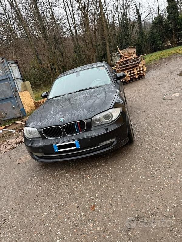 Nero Usata 2007 BMW 120 Due volumi | 1000 € (Super prezzo) - Immagine 1/4