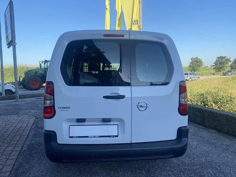 Usata Opel Combo 102 CV (75 kW) 2024 Bianco Monovolume