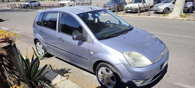 Usata Ford Fiesta Ghia 90 CV (66 kW) 2006 Utilitaria