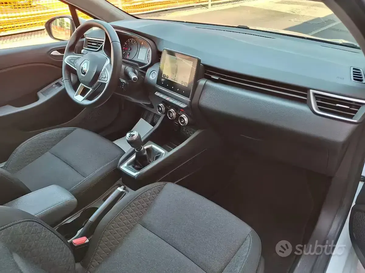 Usata Renault Clio V SE 72 CV (52 kW) 2020 Bianco Berlina