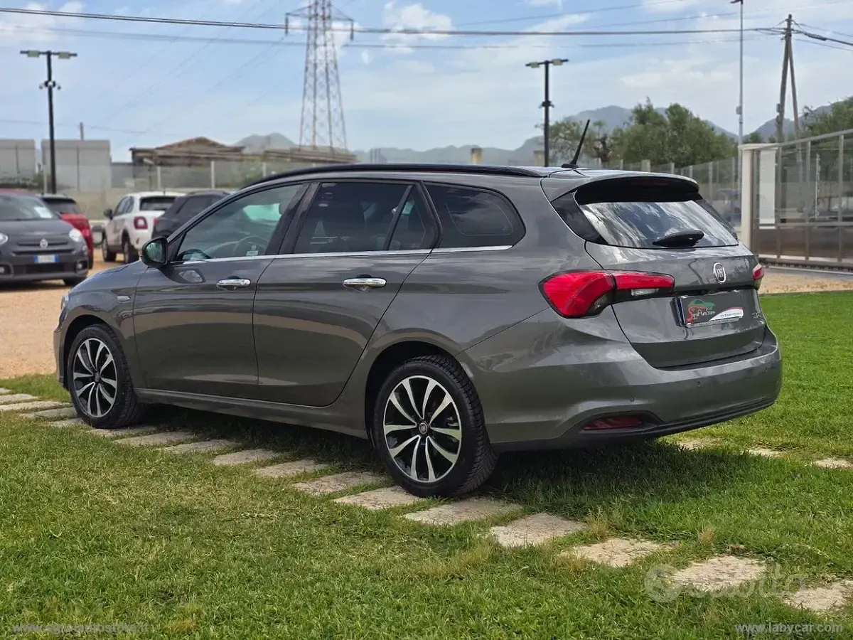 Usata Fiat Tipo Lounge 120 CV (88 kW) 2017 Grigio Station wagon