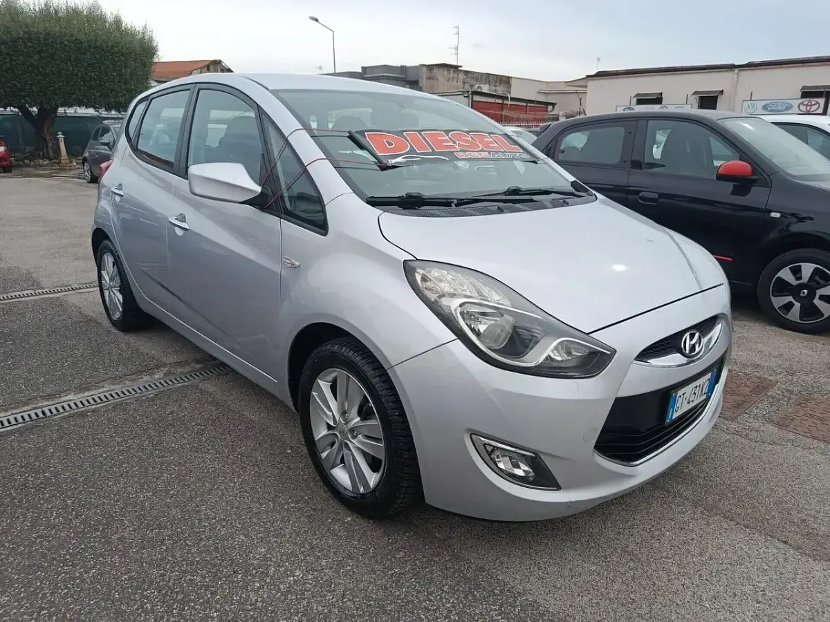 Usata Hyundai ix20 Comfort 90 CV (66 kW) 2014 Argento Utilitaria