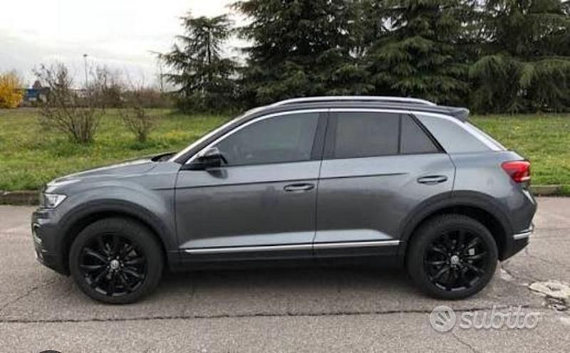 Grigio Usata 2019 VW T-Roc SUV | 17.500 € (Buon prezzo) - Immagine 1/3