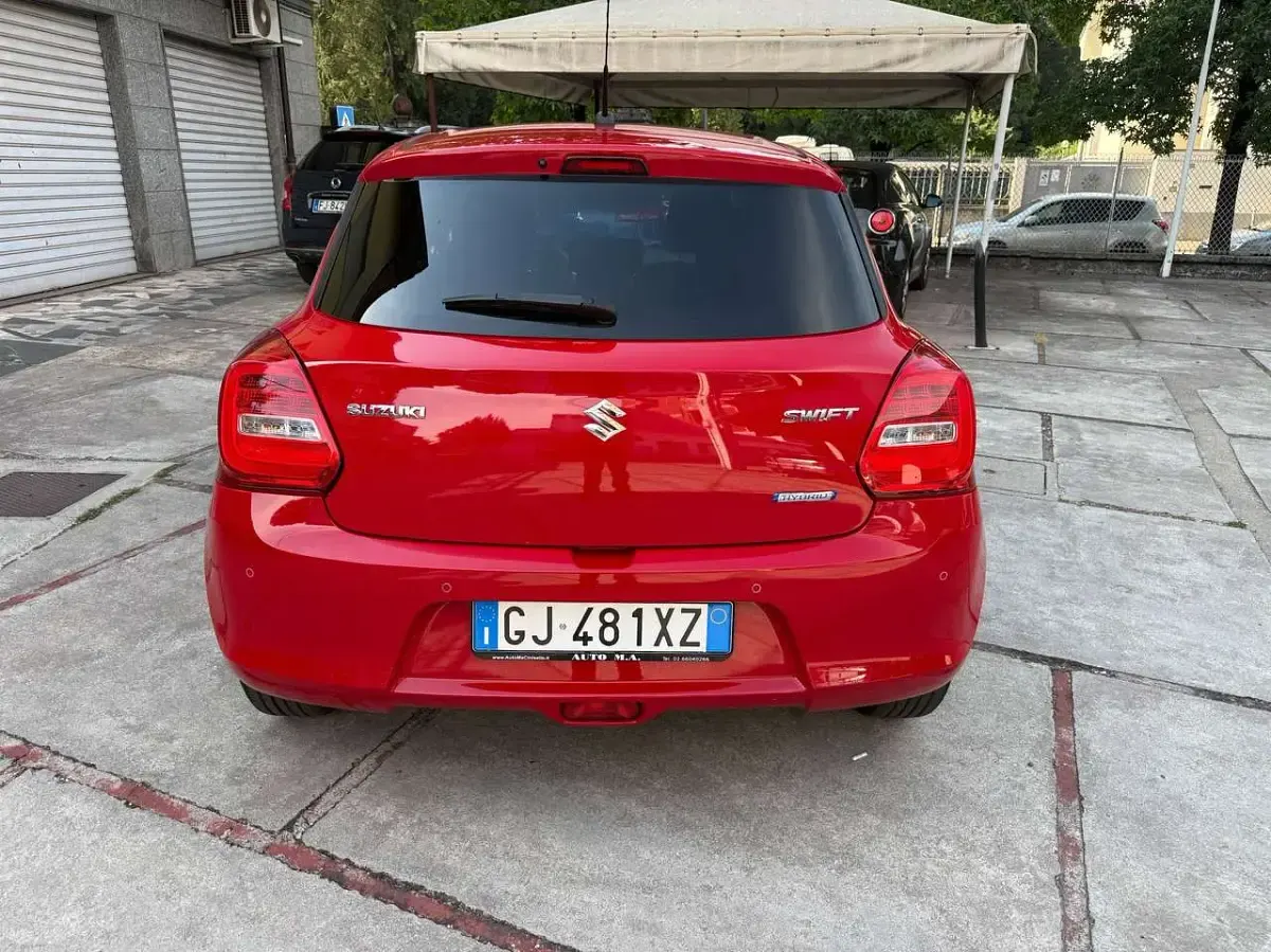 Usata Suzuki Swift 83 CV (61 kW) 2022 Rosso Utilitaria
