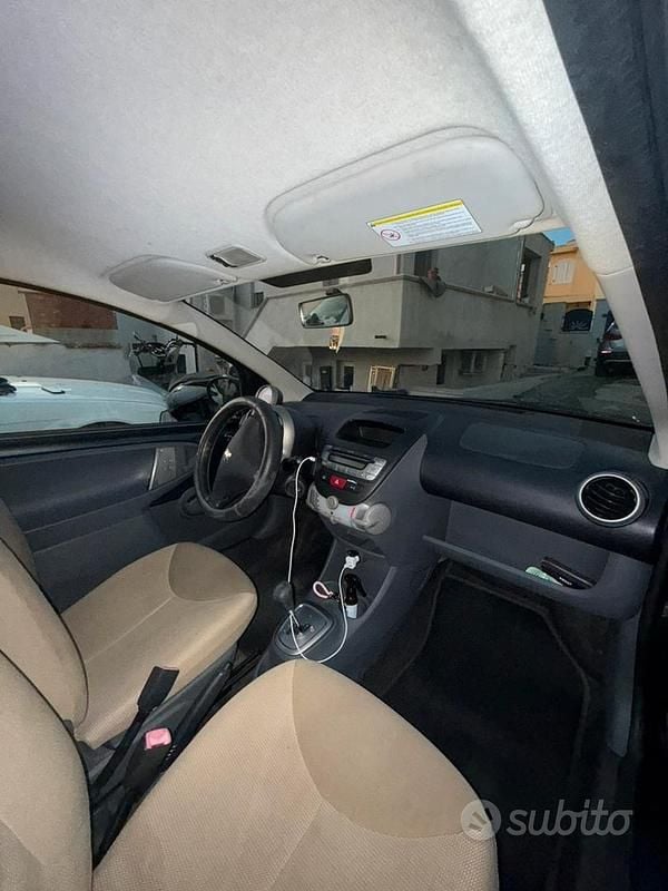 Usata Peugeot 107 68 CV (50 kW) 2007 Grigio Utilitaria