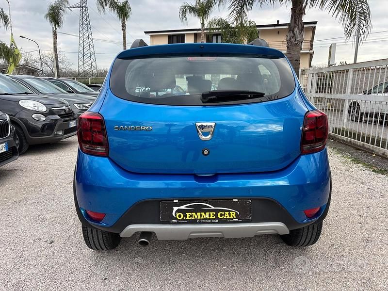 Usata Dacia Sandero Stepway 90 CV (66 kW) 2018 Blu Berlina