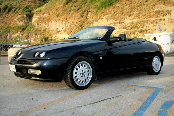 Usata Alfa Romeo Spider 150 CV (110 kW) 1995 Nero Cabrio