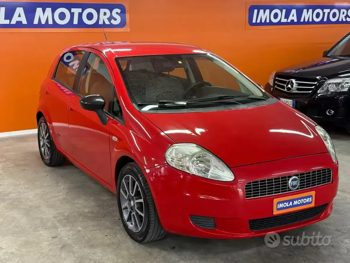 Usata Fiat Grande Punto Sport 90 CV (66 kW) 2007 Rosso Utilitaria