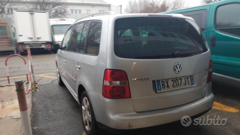 Usata VW Touran Highline 101 CV (74 kW) 2003 Grigio Monovolume