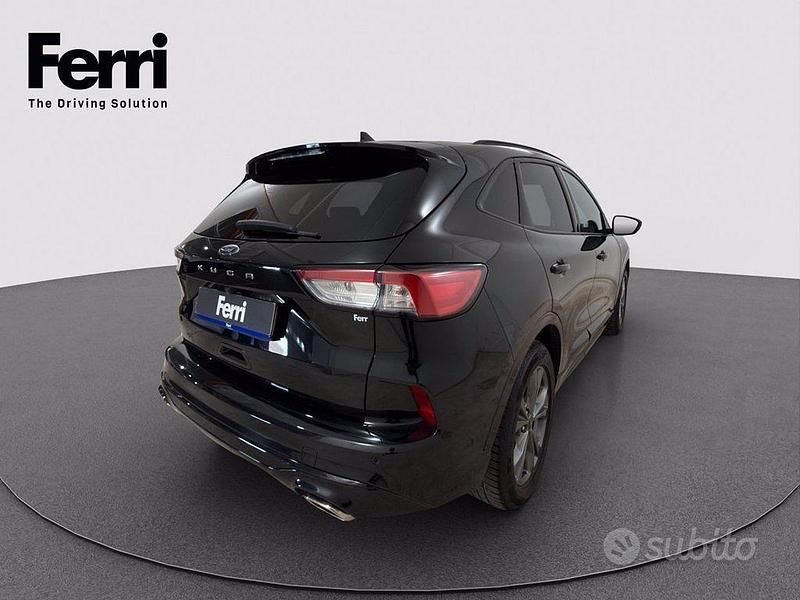 Begagnad Ford Kuga ST-Line X 120 HK (88 kW) 2022 Svart SUV