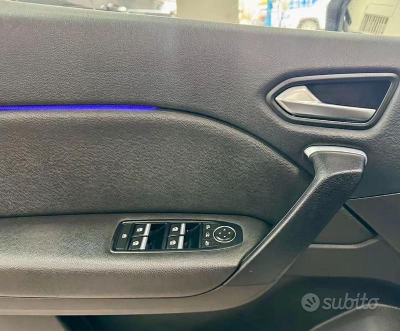 Usata Renault Captur 116 CV (85 kW) 2020 Bianco SUV