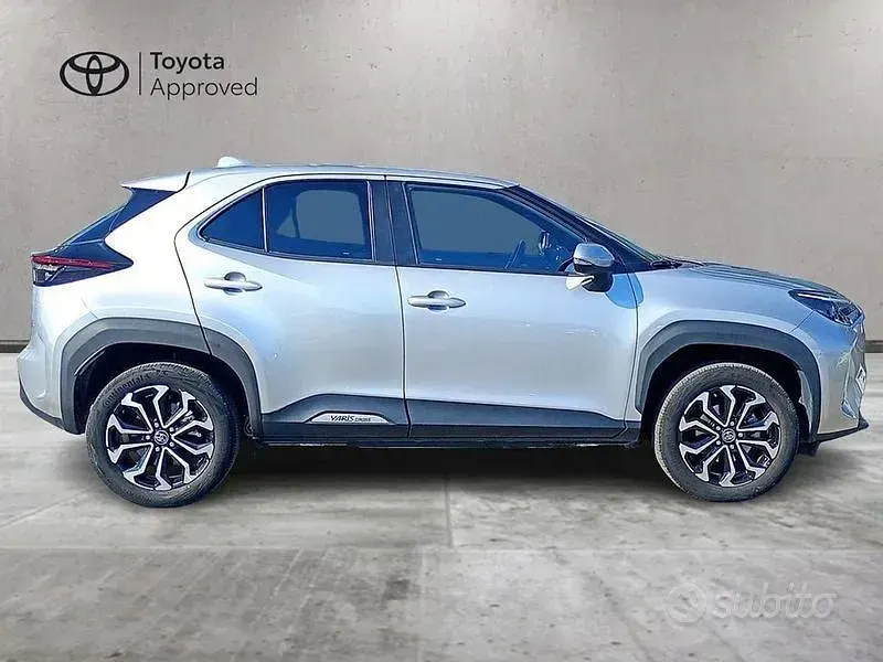 Usata Toyota Yaris Cross Trend 116 CV (85 kW) 2022 Grigio SUV