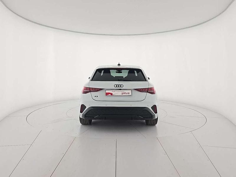 Usata Audi A3 Sportback S-Line 150 CV (110 kW) 2025 Bianco Utilitaria