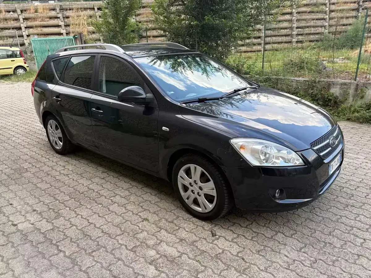 Usata Kia Ceed 126 CV (92 kW) 2009 Nero Utilitaria