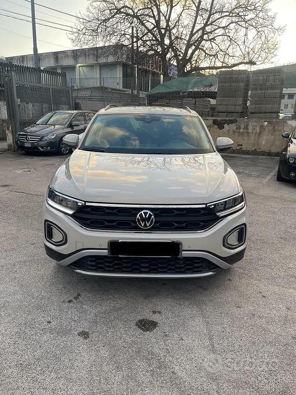 Usata VW T-Roc 110 CV (80 kW) 2023 SUV