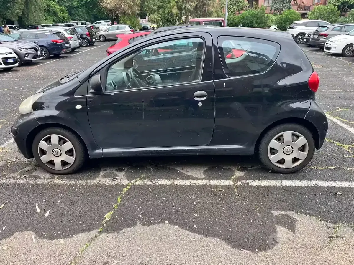 Begagnad Toyota Aygo 68 HK (50 kW) 2006 Svart Halvkombi