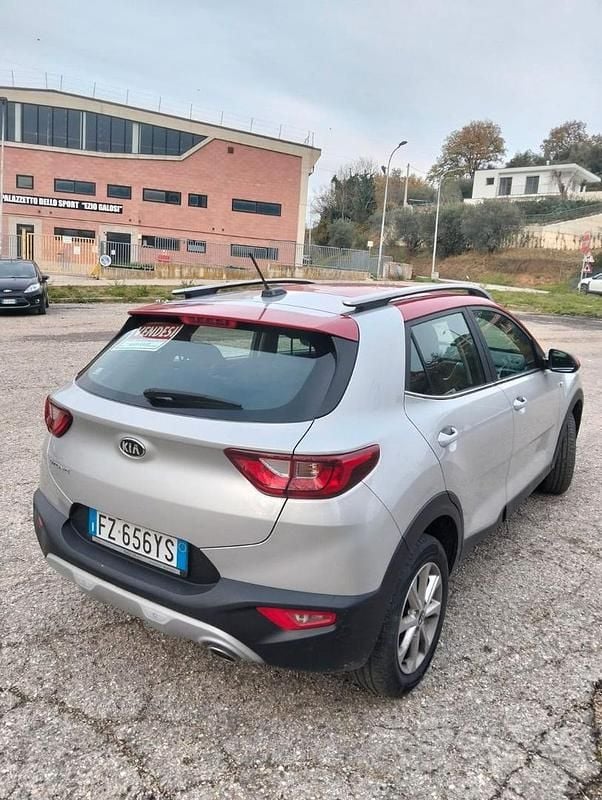 Usata Kia Stonic Style 100 CV (73 kW) 2020 Grigio SUV