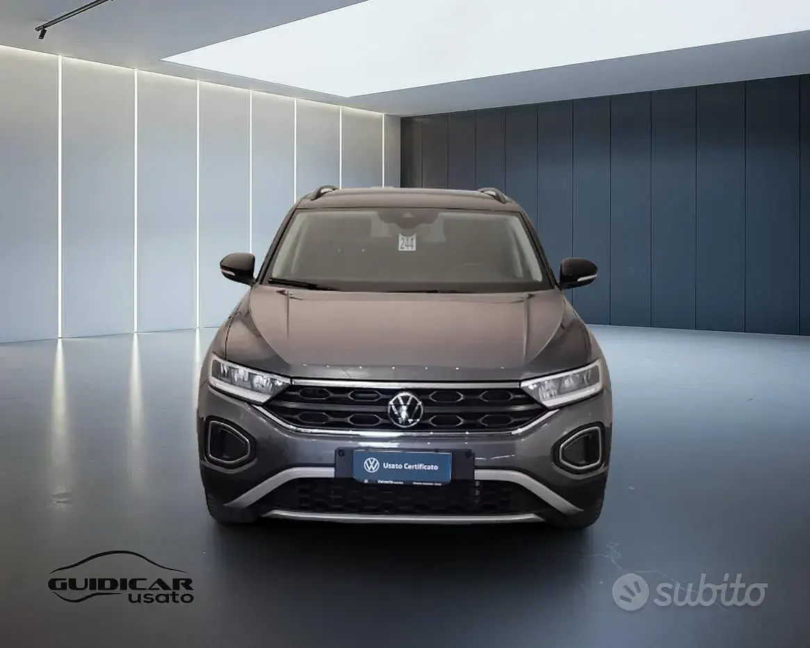 Usata VW T-Roc Edition 116 CV (85 kW) 2024 Grigio SUV