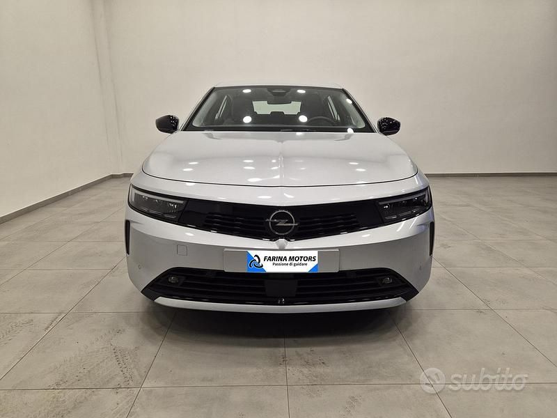 Usata Opel Astra Edition 130 CV (95 kW) 2024 Grigio Berlina