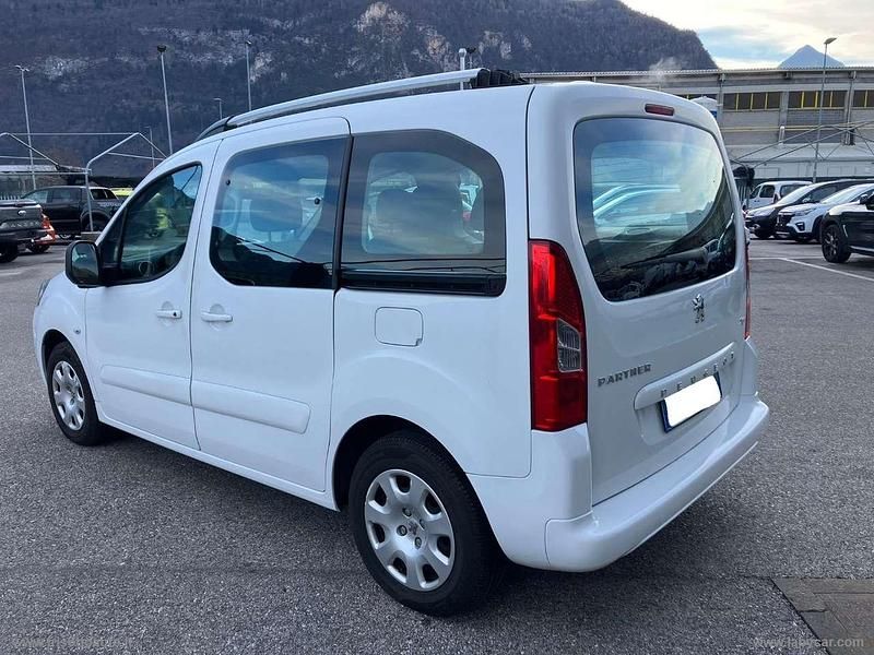 Usata Peugeot Partner Tepee Active 92 CV (67 kW) 2011 Bianco Monovolume
