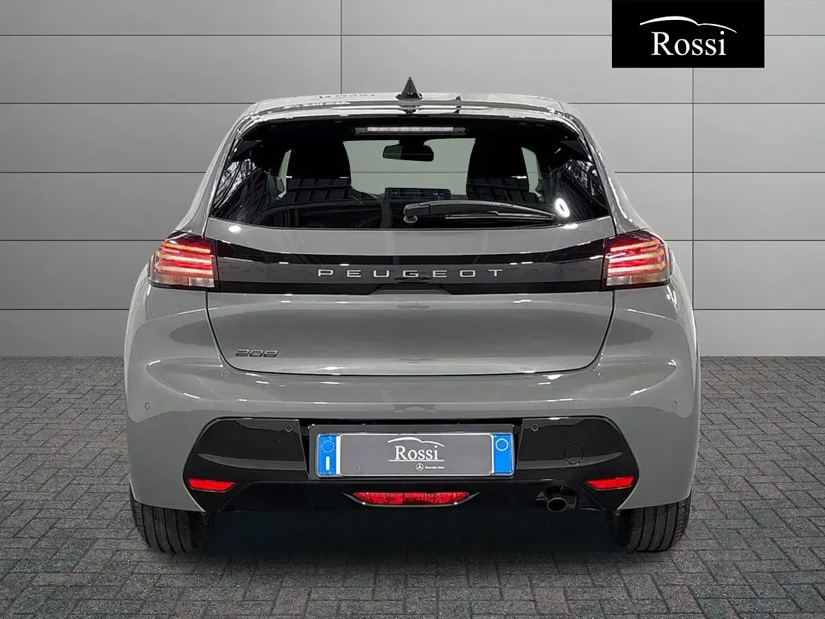 Usata Peugeot 208 Allure 101 CV (74 kW) 2025 Utilitaria