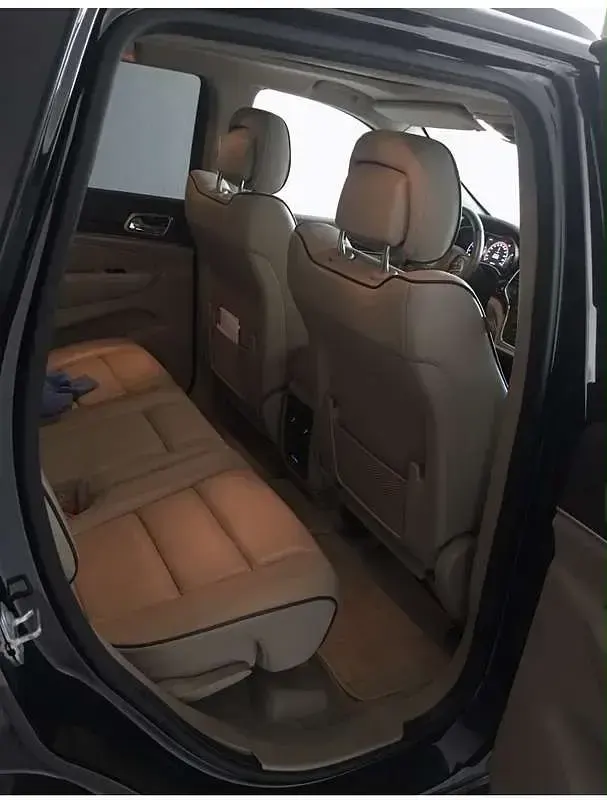 Usata Jeep Grand Cherokee Overland 250 CV (183 kW) 2015 Nero SUV
